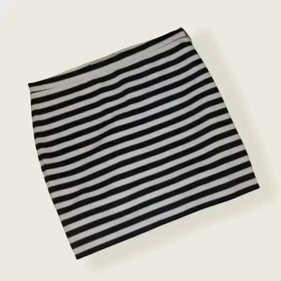 Michael Kors Striped Body Con Skirt NWOT - Picture 1 of 4